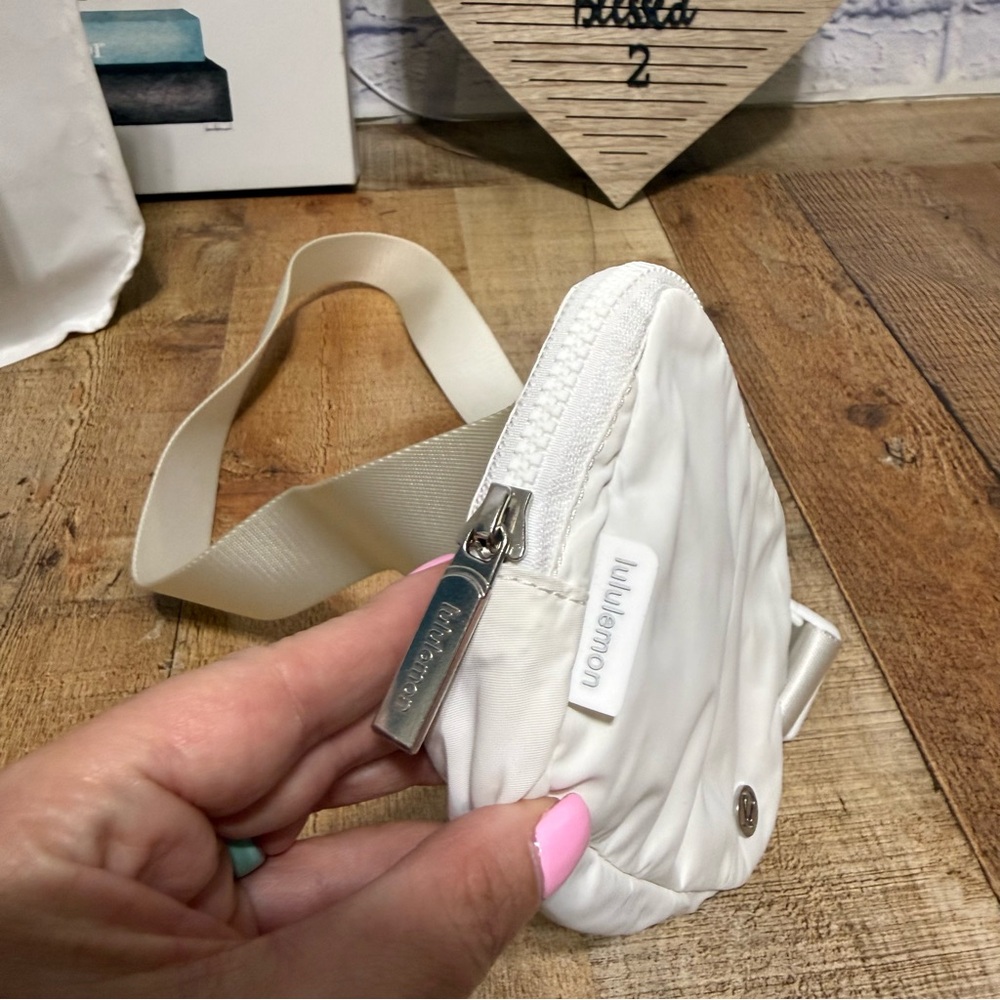 Lululemon
Everywhere Belt Bag 1L - Picture 3 of 14